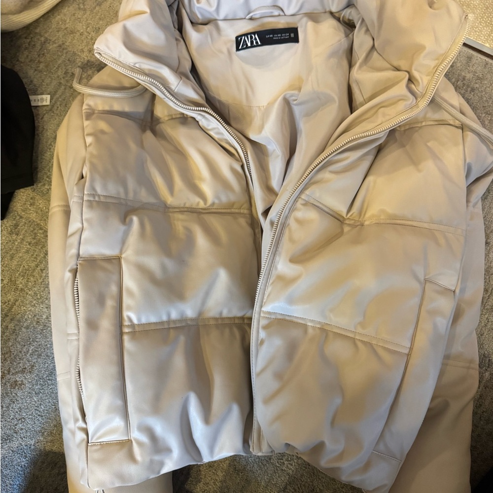 Zara Beige Puffer faux leather Jacket size xs with hood
